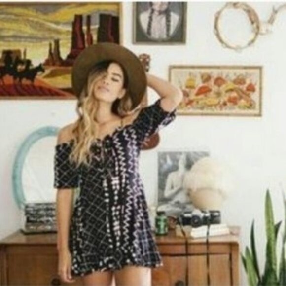 TULAROSA Revolve Tionesta Laced Dress Black/White Off Shoulders Viscose size XS - Picture 5 of 16